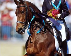 Anky van Grunsven and Bonfire win the 2000 Olympic Games :: Photo © Arnd Bronkhorst