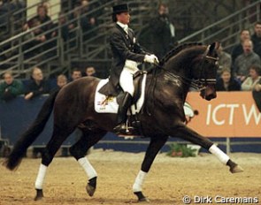Leida Strijk on Kennedy at the 2001 KWPN Stallion Licensing :: Photo © Dirk Caremans