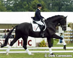 Lisa Wilcox test riding Rhodium at the 2002 Pavo Cup Finals :: Photo © Dirk Caremans