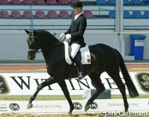 Ulf Möller and Don Davidoff at the 2002 World Young Horse Championships :: Photo © Dirk Caremans