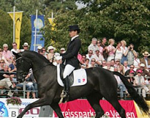 Jessica Michel and Noble Dream earn bronze at the 2007 World Young Horse Championships