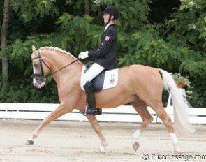 Sönke Rothenberger on Deinhard B, getting too tall for his pony