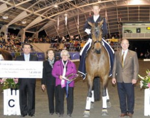 Brett Parbery and Victory Salute win the 2009 CDI Sydney
