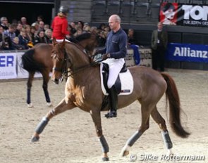 Hubertus Schmidt schooling his new horse Winci