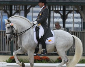 Spanish Claudia Castilla Ruiz and the PRE stallion Jade de MV showed a textbook piaffe. Mistakes in the zig zag pushed the score down to 67.319. The judge at B gave him 65%, the one at M 70%