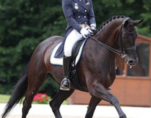 Elin Aspnas and Donna Romma at the 2011 European Young Riders Championships :: Photo © Astrid Appels