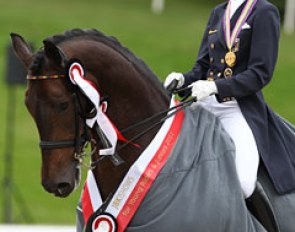 Annabel Frenzen and Cristobal in the prize giving ceremony