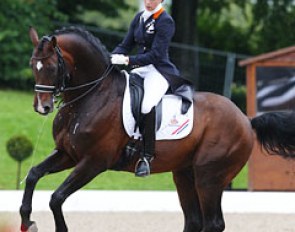 Angela Krooswijk and Roman Nature at the 2011 European Young Riders Championships :: Photo © Astrid Appels