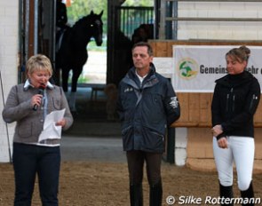 Johann "Hans" Riegler and Dorothee Schneider getting introduced by Evelyn Koch at the FN Seminar on classical training of horses :: Photo © Silke Rottermann