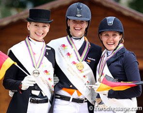 The Junior Riders Kur podium in Berne: Vivian Scheve, Dana van Lierop, Vivien Niemann :: Photo © Astrid Appels