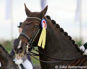 Donnperignon wasn't not up to pricking his ears. This was his face during the prize giving ceremony