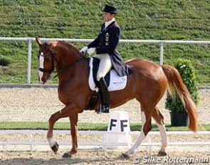 Christoph Koschel and Leuchtfeuer De (by Londonderry x De Niro) place second in the Nurnberg Burgpokal qualifier