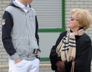 Sönke Rothenberger, who switched from dressage to show jumping, with "Oma Holland", Gonnelien Gordijn's mother. 