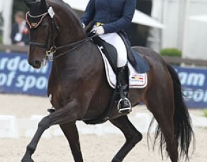 The Belgian team achieved a stunt in Rotterdam by finishing third in the Nations' Cup. Claudia Fassaert and Donnerfee (by De Niro) were the Belgian top performing pair with two outstanding rides