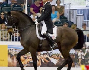 Steffen Peters and Ravel win the 2012 WDM Palm Beach Grand Prix :: Photo © Sue Stickle