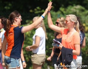 Dana van Lierop and Denise Nekeman high five