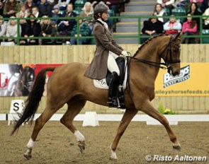 Zoe Sleigh and Fantastic Light (by Furst Piccolo x Rosenduft)