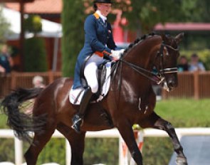 Dutch Stephanie Kooijman and Winston unfortunately lost their chance for a medal after two big mistakes: a break into canter in the extended trot and dropping out of canter after a failed left pirouette