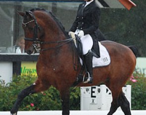 Hungarion Jazmin Yom Tov on the Belgian warmblood stallion Sierappel (by Montecristo x Flemmingh)