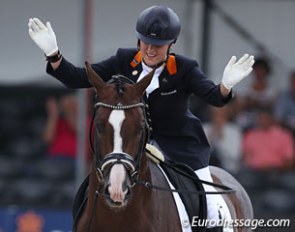 Dana van Lierop on Gunner KS. This pair caused the controversy of the day. Gunner is a gorgeous horse with a fantastic canter, but he was irregular in trot today, which the judges correctly marked down to the dislike of the audience