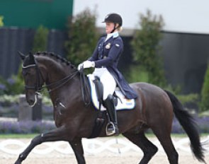 Malin Nilsson made her debut on the Swedish team in the Aachen Nations' Cup. Her Bon-Ami was very obedient and executed a nice, focused test, but he had the mouth got too often open on the right
