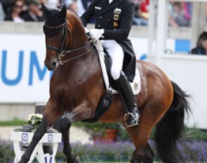 Hubertus Schmidt and Imperio probably lost their team spot with their 71.371% earning test. The Trakehner was just not sharp enough behind and struggled with the piaffes