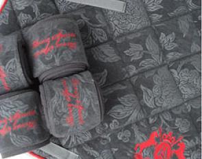 The exclusive Royal Horse Outlet "Horse Sport" collection: a saddle pad with original flower motive in velvet