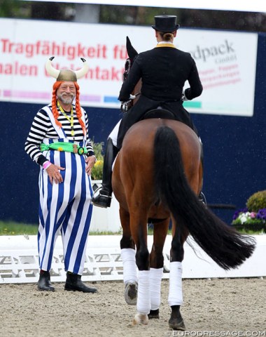Emilio is a bit impressed by ringmaster Pedro Cebulka's Horses & Dreams Meets France' outfit (cartoon figure Obelix from the cartoon Asterix the Gaul)
