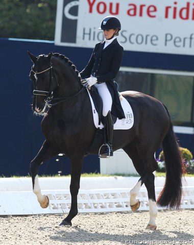 Marieke van der Putten made her international GP debut on Her Majesty TF (by Floriencio x Rhodes Scholar) which Saskia and Jacques Lemmens purchased for her in Wellington, Florida