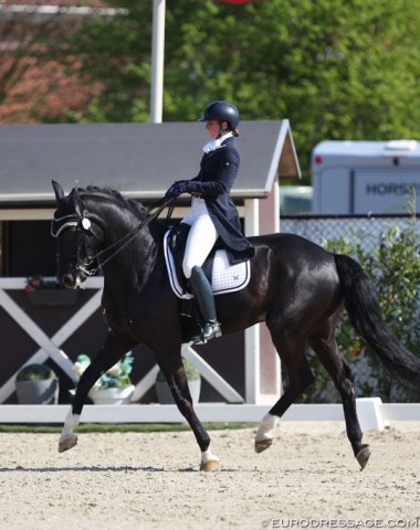 Italian Serena Fumagalli Carloni with the KWPN bred Black Panter (by Painted Black)