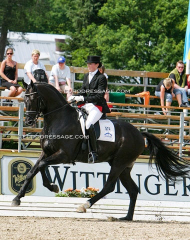 Austrian Saskia Lieben-Seutter on Sir Willson (by Sandro Hit x Canaster). The German based Saskia last rode internationally in 2013 on Du Soleil, who sold to Kristy Oatley and became her most successful GP horse to date. 