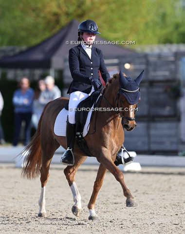 Evelyne Dieltjens represented Belgium at the 2023 European Children Championships and this year she's on ponies. Here with Vinkenhove U2 (by Pionier's Baltazar). She trains with Domien Michiels.