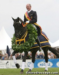Hubertus Schmidt and Motown win the 2004 German Championship for Professional Dressage Riders in Hagen