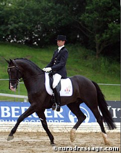 Hans Peter Minderhoud and Rhodium at the 2004 World Young Horse Championships :: Photo © Astrid Appels