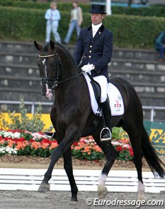 Hans Peter Minderhoud and Rhodium at the 2004 World Young Horse Championships :: Photo © Astrid Appels