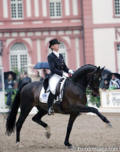 Ann Kathrin Linsenhoff shows off her new star Sterntaler at the 2005 CDI Wiesbaden The bay Oldenburg has an extended trot as breath-taking as Weltall's (Photo © Astrid Appels)