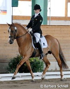 Winning the 5-year old dressage pony test: HB Daylight (by FS Don't Worry) and Miriam Licinio