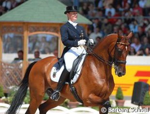 Isabell Werth is all smiles on Satchmo as she finishes her Kur at the 2007 CDIO Aachen :: Photo © Barbara Schnell
