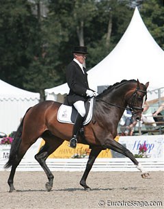 Lars Holmberg on Mix Max at the 2007 World Young Horse Championships in Verden :: Photo © Astrid Appels