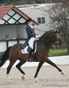 Another Brit going for an Olympic team spot: Anna Ross-Davies on Liebling II
