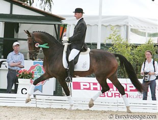 Andre de Vlieger and Zunora S at the 2009 World Young Horse Championships in Verden :: Photo © Astrid Appels