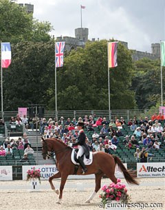 Adelinde Cornelissen about to start her Grand Prix ride. Windsor castle in the backdrop