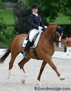 Swedish Elisabeth Hjelm on her cute Baltzar (by Briar). The trotwork was sweet and precious. They finished 11th with 69.350%