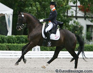 Danielle Houtvast and Rambo in the extended canter