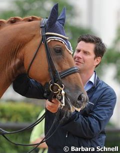 Danish chef d'equipe Hans Christian Mathiesen with Cathrine Dufour's silver medal winning Atterupgaards Cassidy (by Caprimond x Donnerhall)