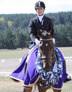 Victoria Wall and Astek Gymnast (by Gym Bello x Falkensee) win the 2010 New Zealand Young Horse Championships
