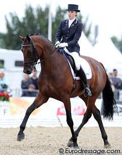 Annarein Kerbert on one of the most talented Dutch horses at the World Championships: Zolena (by Sir Sinclair x Cabochon). The mare is huge and the 18-year old looks tiny on her but she definitely did her best and got 8.04