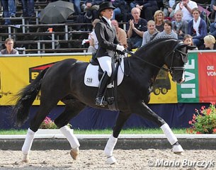Yvonne Reiser and Royal Classic (by Royal Highness x Florestan). The black Hanoverian stallion was totally out of steam in the Finals and lacked engagement and spring. Pity