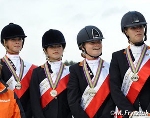 The Dutch pony girls: Febe van Zwambagt, Sanne Vos, Sanne Gilbers, Dana van Lierop