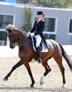 Maria Anita Andersen on the 2005 Rastede Elite Mare Champion Loxana (by Diamond Hit x Argentinus), which is now owned by Blue Hors Stud